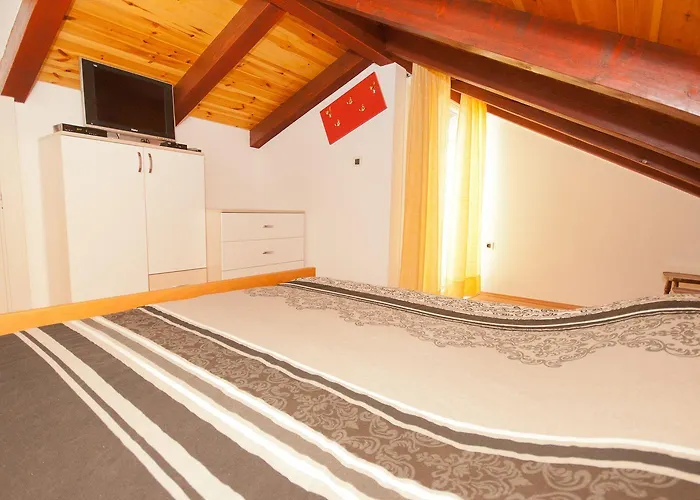 Mit Meerblick Und Direkt Am Kristallklaren Baška